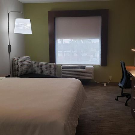 Holiday Inn Express Hotel And Suites Weslaco By Ihg Εξωτερικό φωτογραφία