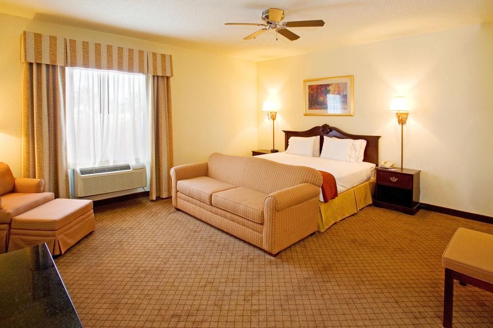 Holiday Inn Express Hotel And Suites Weslaco By Ihg Εξωτερικό φωτογραφία