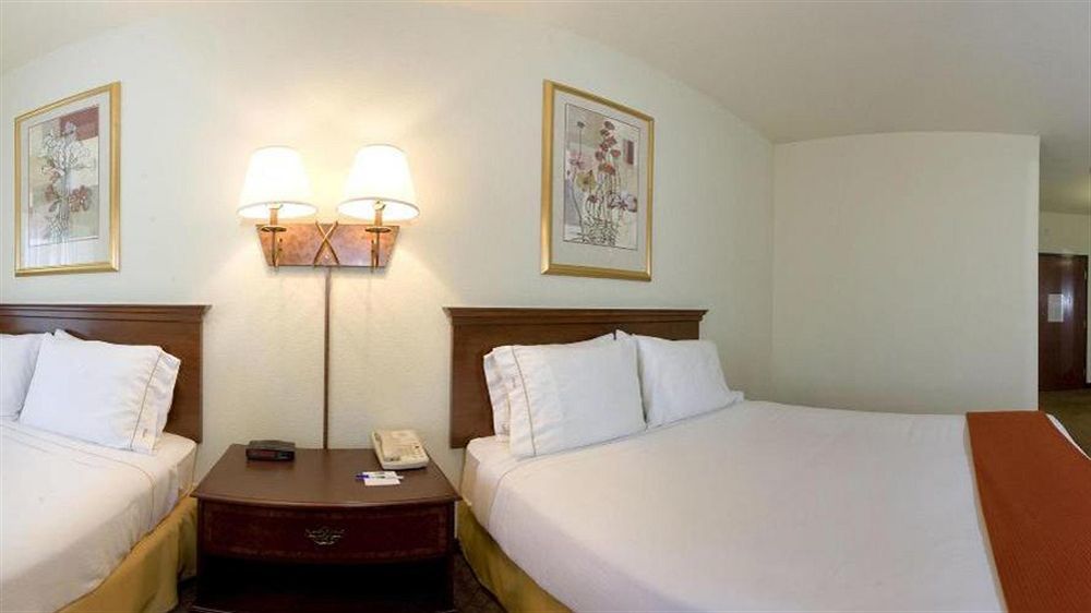 Holiday Inn Express Hotel And Suites Weslaco By Ihg Εξωτερικό φωτογραφία