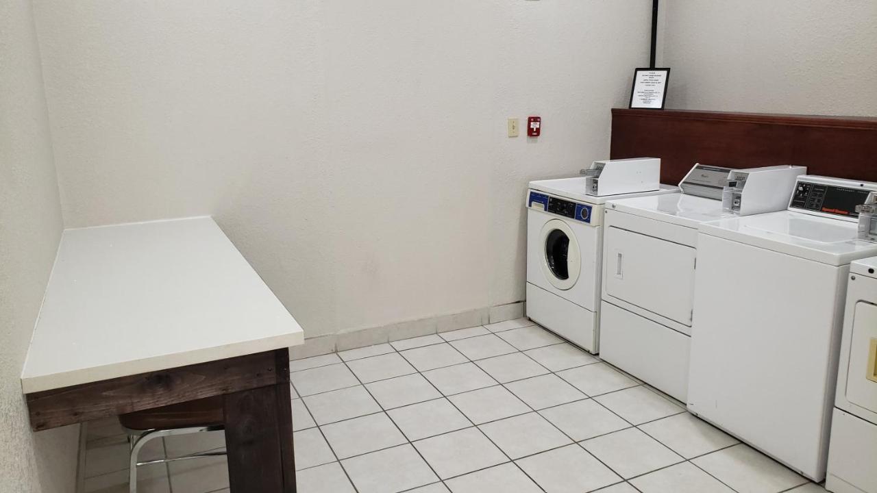 Holiday Inn Express Hotel And Suites Weslaco By Ihg Εξωτερικό φωτογραφία