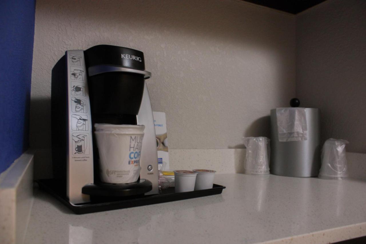 Holiday Inn Express Hotel And Suites Weslaco By Ihg Εξωτερικό φωτογραφία