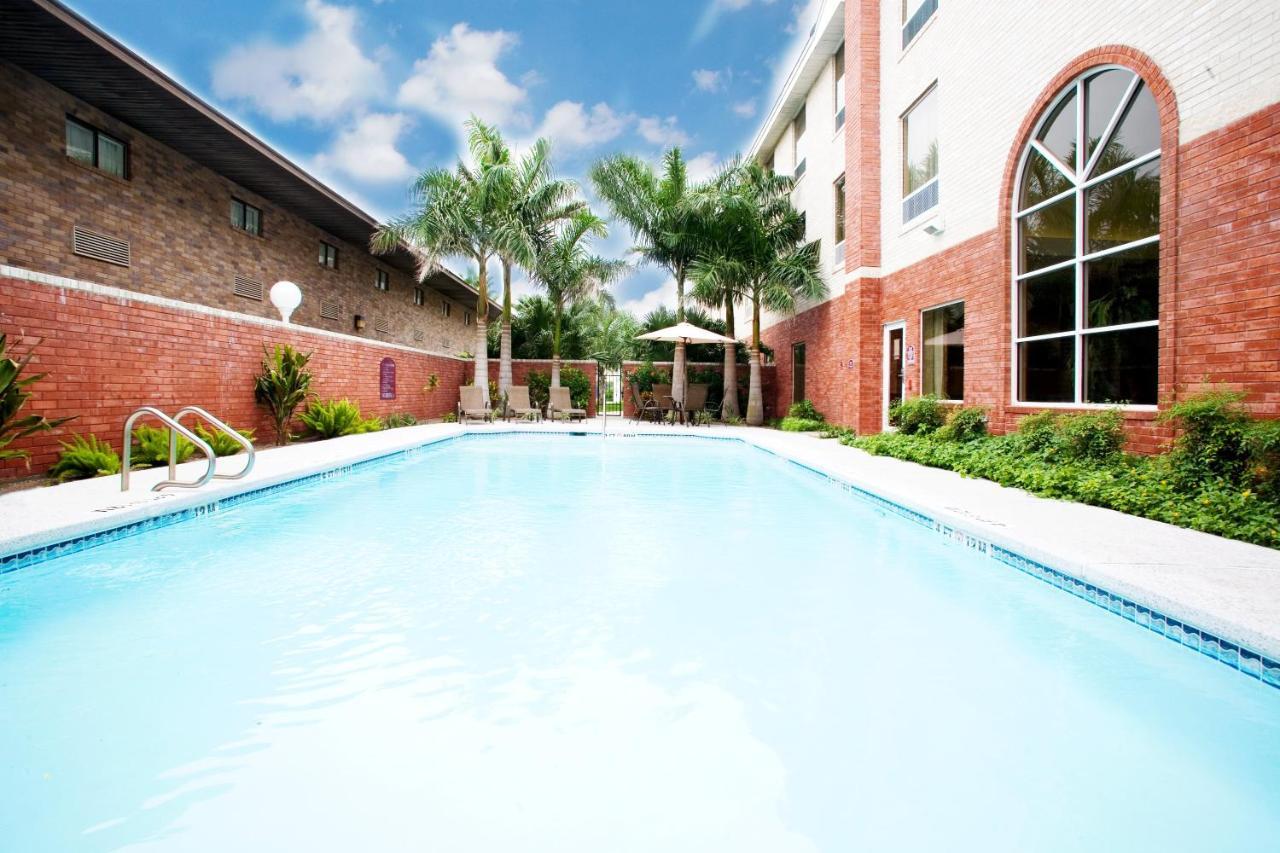 Holiday Inn Express Hotel And Suites Weslaco By Ihg Εξωτερικό φωτογραφία