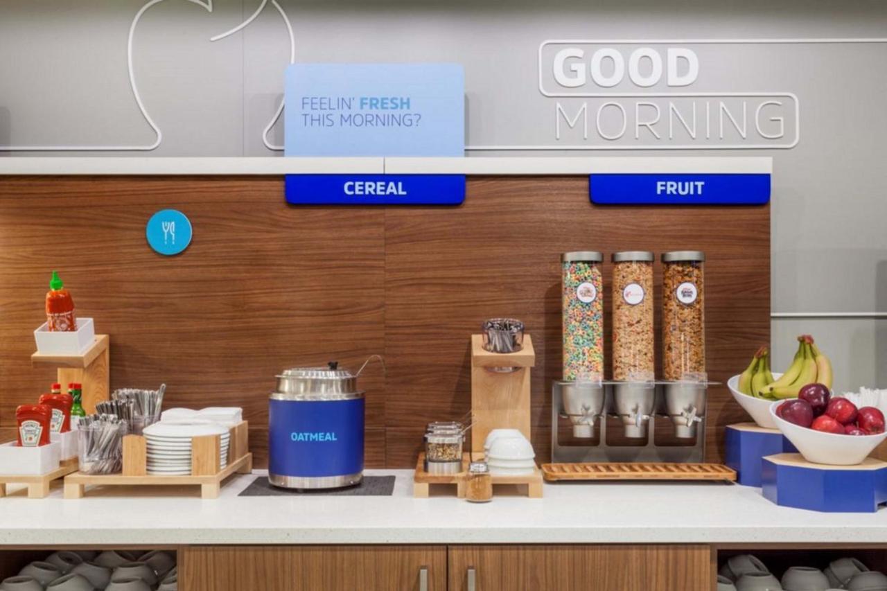 Holiday Inn Express Hotel And Suites Weslaco By Ihg Εξωτερικό φωτογραφία