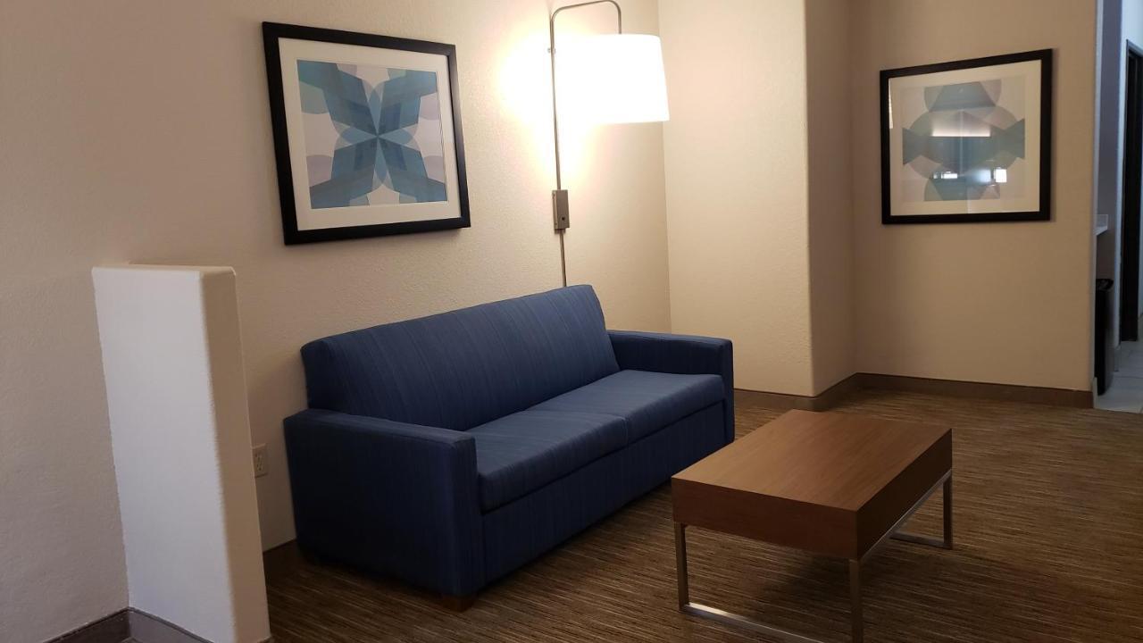 Holiday Inn Express Hotel And Suites Weslaco By Ihg Εξωτερικό φωτογραφία